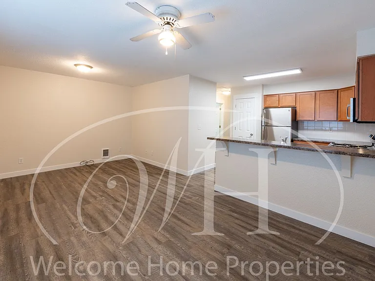 108 SE 6th St — Photo 41
