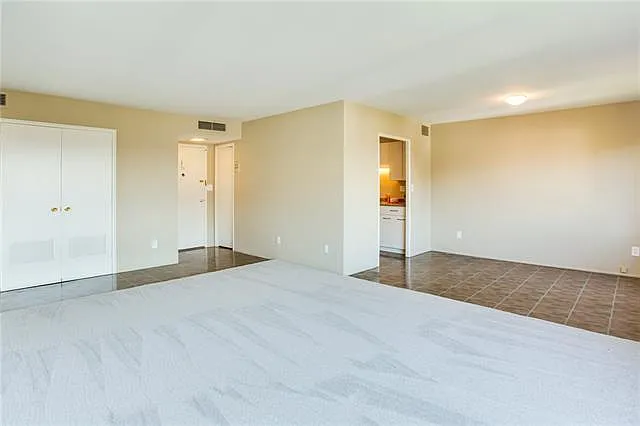 4550 Warwick Blvd #909 — Photo 4
