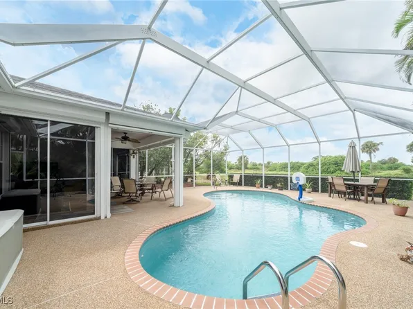 620 Mirror Lakes Falls Ct, Lehigh Acres, FL 33974