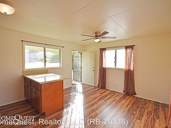 3rd image of 255 Maluniu Ave APT A