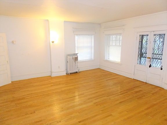 4th image of 4836 S Dorchester Ave #2