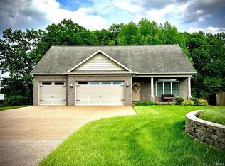 205 Boehne Camp Rd, Evansville, IN 47712
