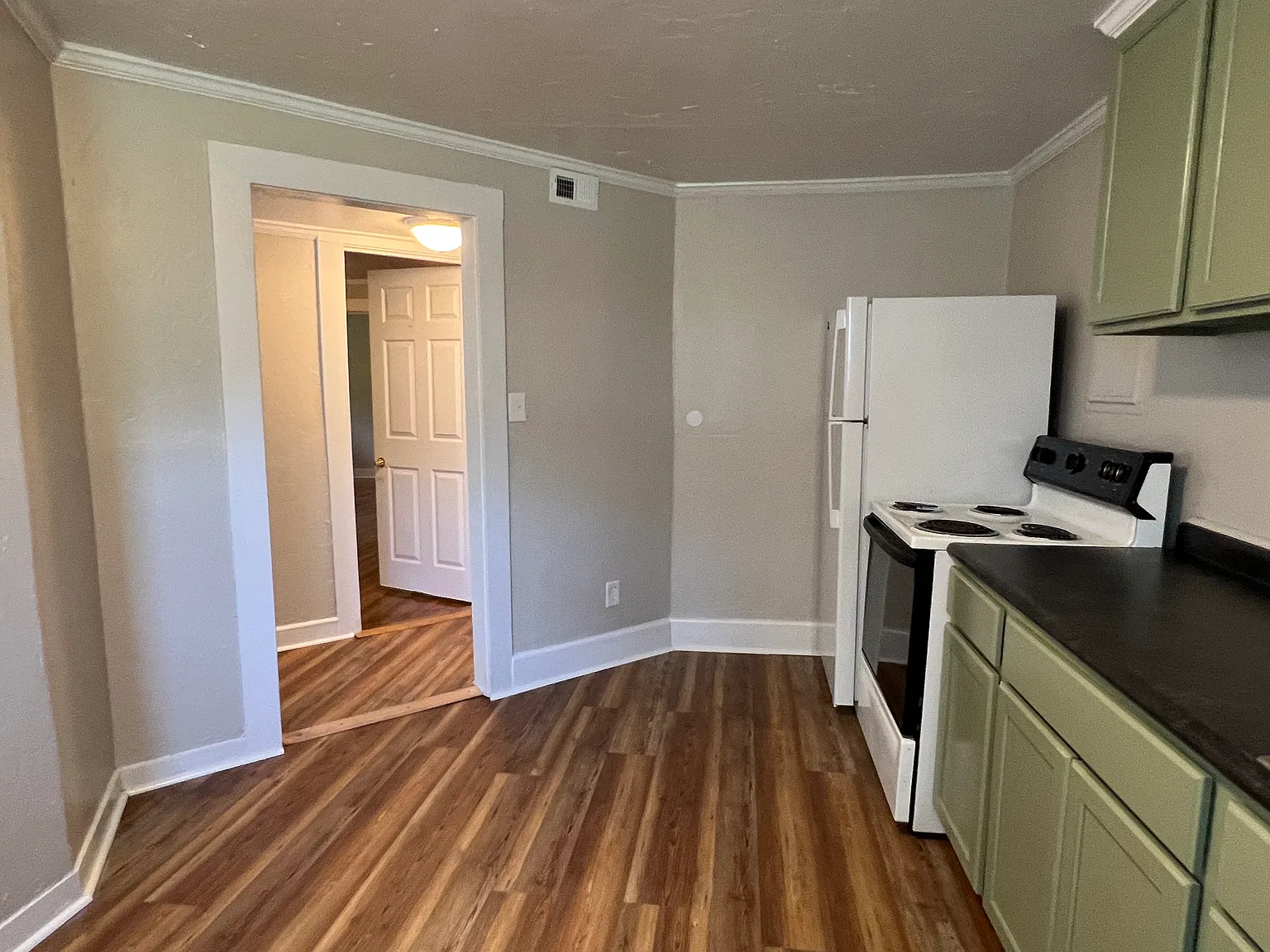 2 bed, 835 sqft, $975 — Photo 4