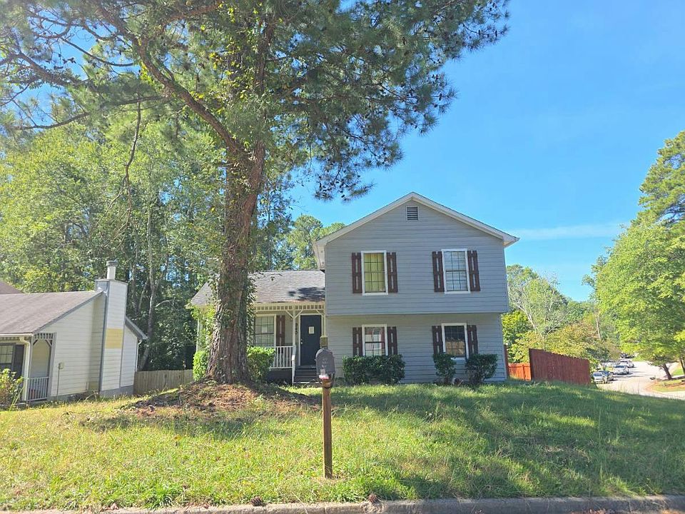 1st image of 940 Lake Watch Ct
