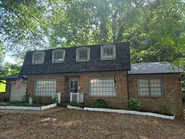 610 Hillsboro Dr, Winston Salem, NC 27104