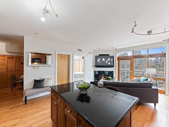 2nd image of 1444 N Orleans St APT 6F
