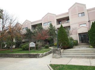 640 5th St APT 105, Oakmont, PA