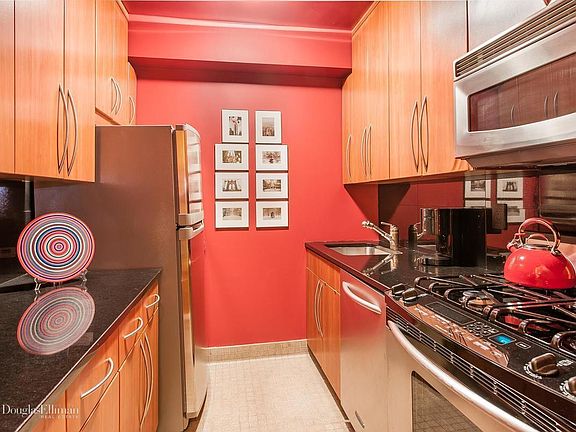 2nd image of 420 E 58th St APT 8A