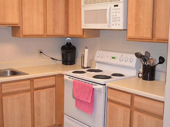 2nd image of 647 Bear Dr #647