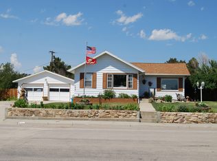 509 Pine St, Newcastle, WY 82701