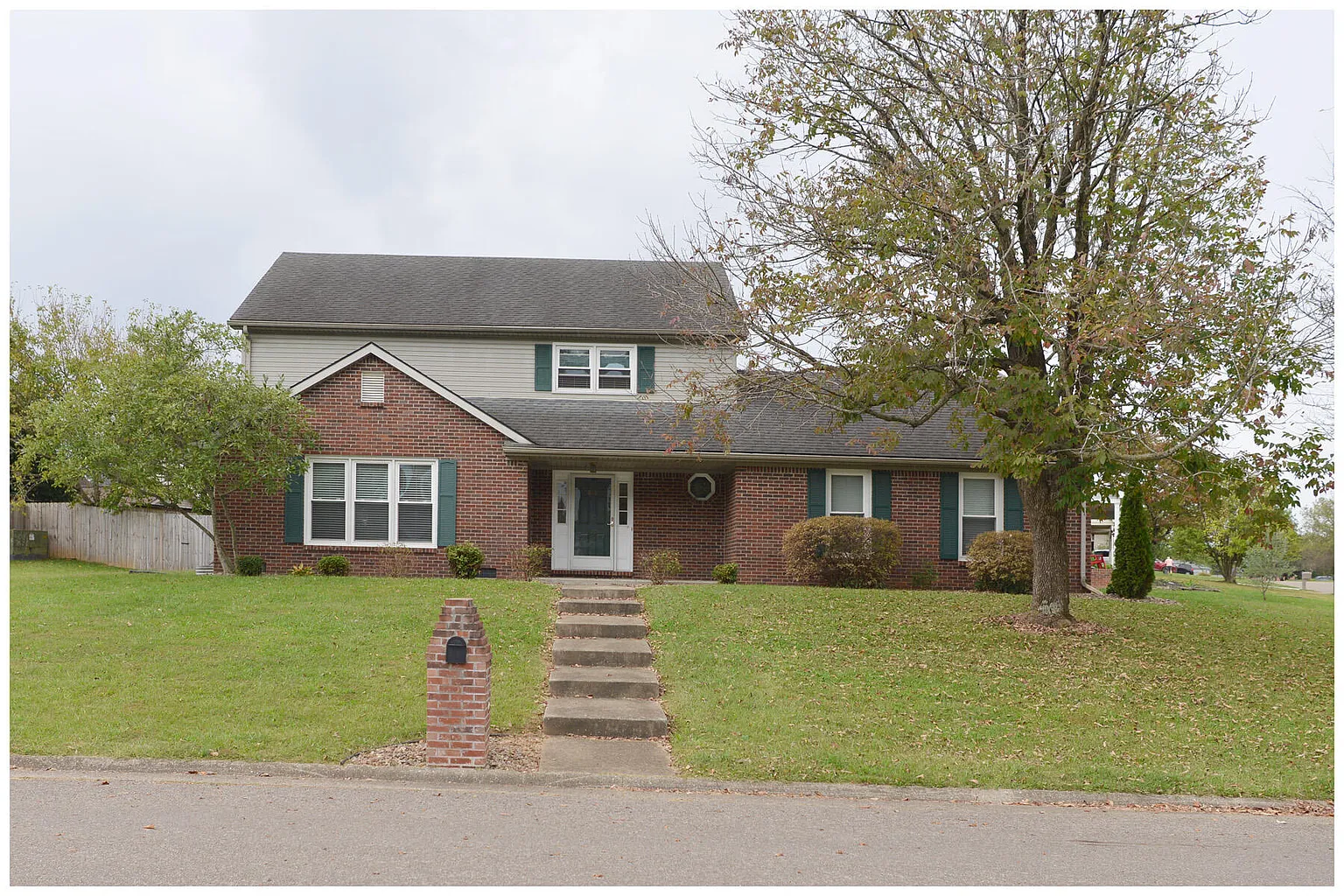 816 Isaac Shelby Cir E photo 1