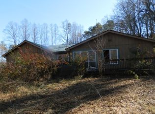 96 Fort Hembree Rd, Hayesville, NC 28904