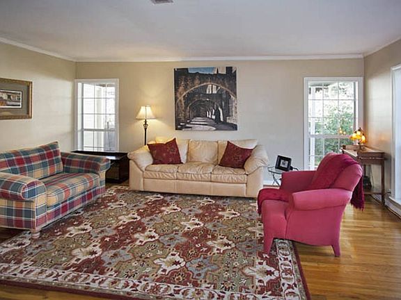 3rd image of 234 E Oakview Pl