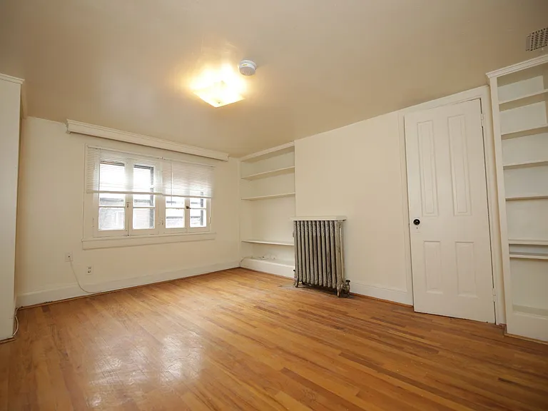 808 Cathedral St — Photo 14