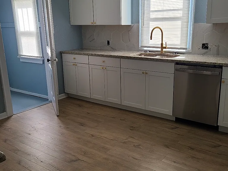 274 E Hinman Ave — Photo 19