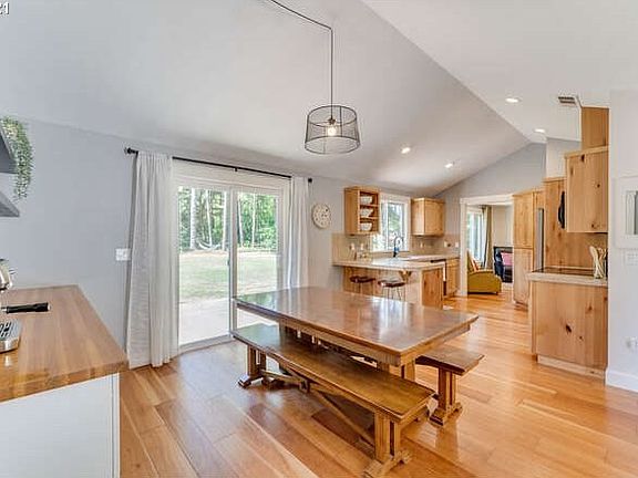3rd image of 13102 NE 283rd Cir