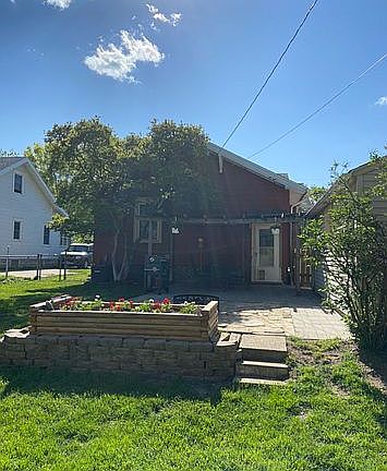 3rd image of 3033 E Ave NE