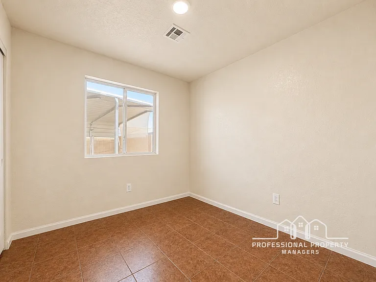 7042 E 36th Pl — Photo 11