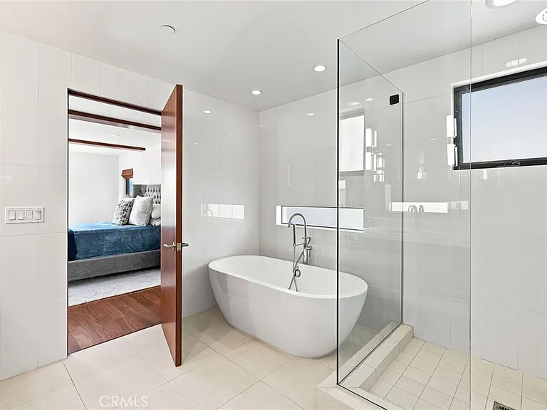 122 Manhattan Ave — Photo 19