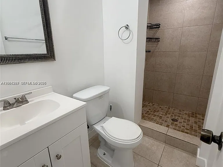 11821 SW 185th Ter — Photo 12
