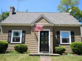 15 Palmer Ave, Riverside, RI 02915