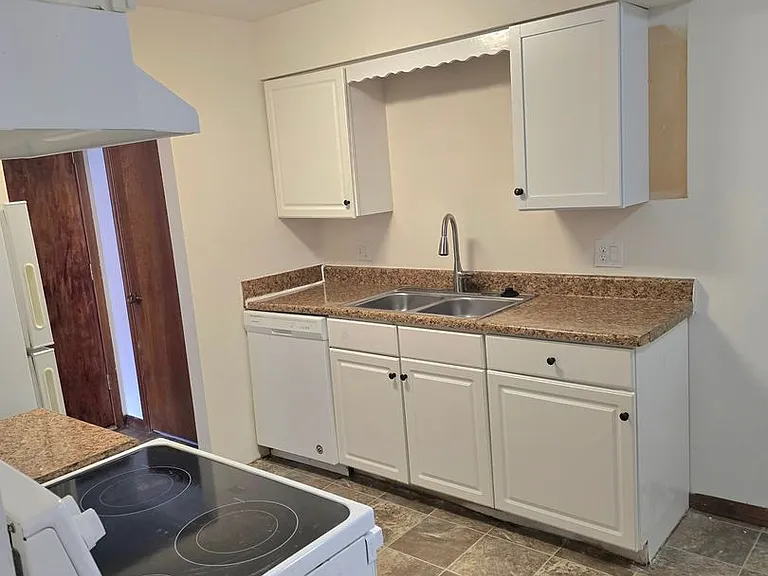 Greenspan Apartments - Schwalb Realty — Photo 3