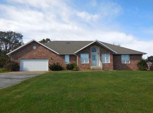 3075 N Penny Ln, Springfield, MO 65803