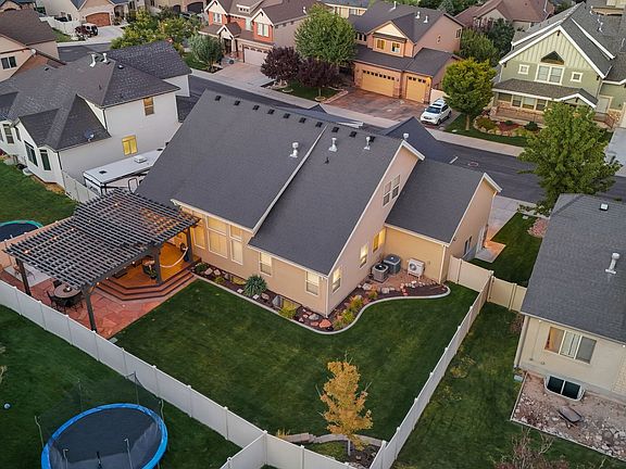 3rd image of 14738 Tangle Hill Rd