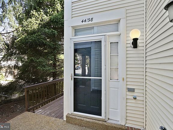 3rd image of 44198 Mossy Brook Sq
