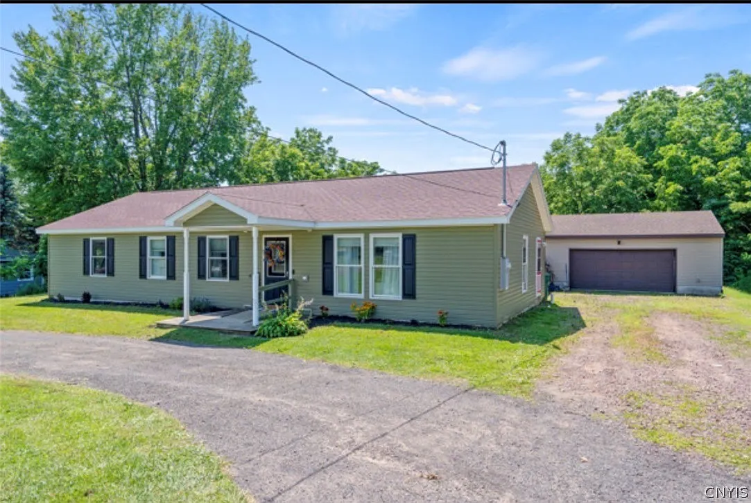 3 bed, 2.5 bath, 1624 sqft, $2,800 — Photo 2