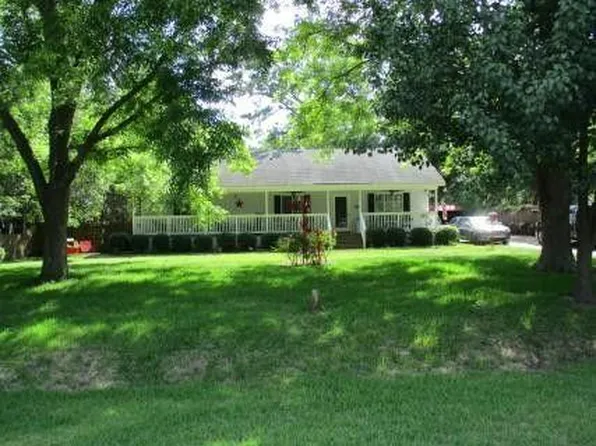 2076 Calhoun Dr, Abbeville, AL 36310