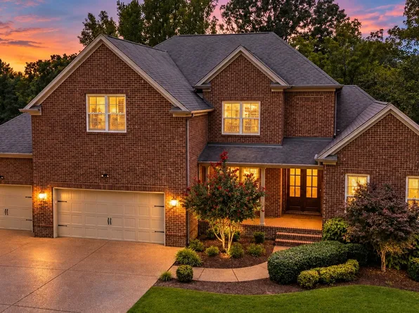 816 Lynn Dr, Goodlettsville, TN 37072