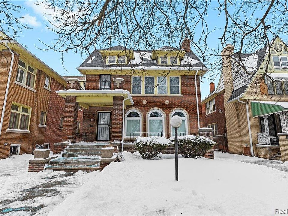 1st image of 2956 Webb St