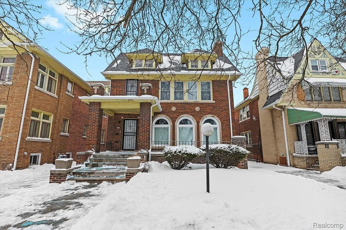 2956 Webb St photo 1