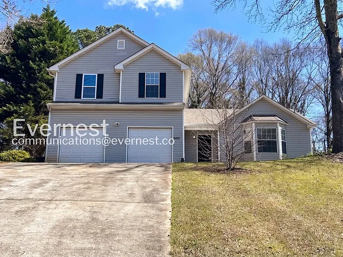 2410 Lafortune Dr — Photo 2