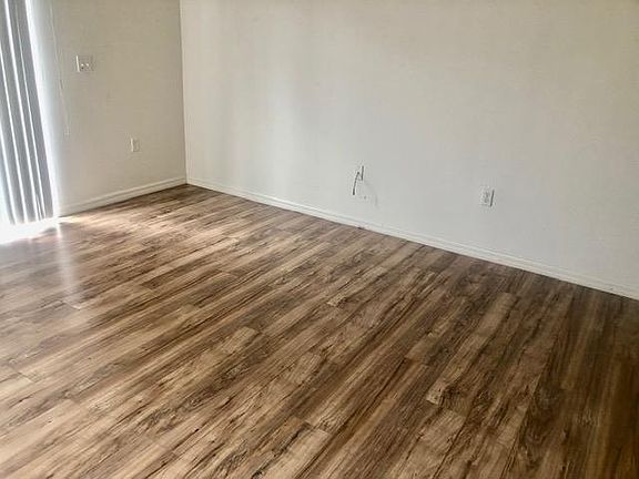 5th image of 717 Garnette Ave