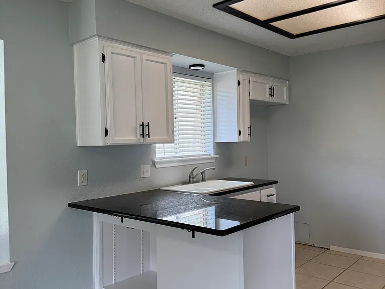 214 Portsmouth Dr — Photo 7