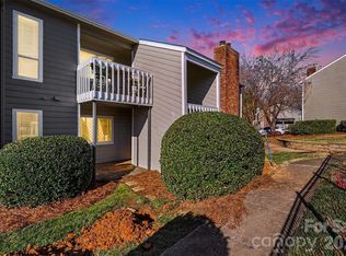 6148 Heath Ridge Ct, Charlotte, NC 28210