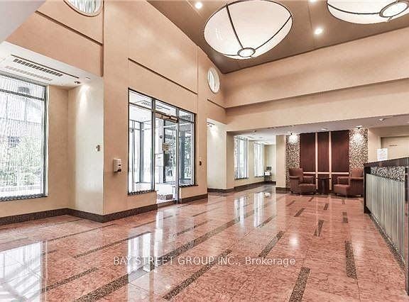 4th image of 21 Hillcrest Ave #702