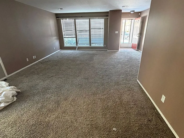 3801 W Hartford St — Photo 3