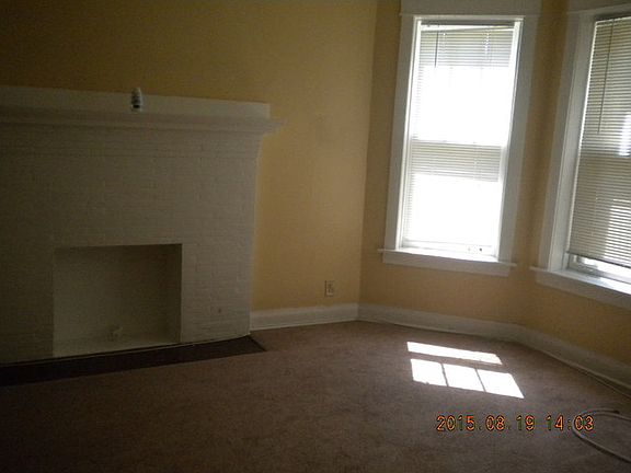 3rd image of 109 S Mayfield Ave
