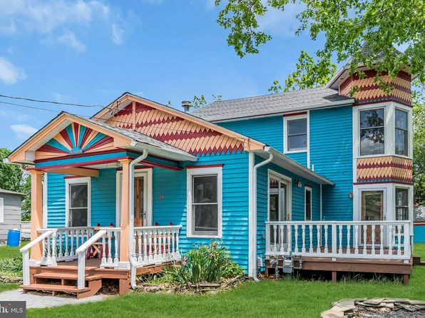 19 Center St, Barnegat, NJ 08005