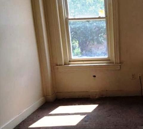 5th image of 1100 W 4th St