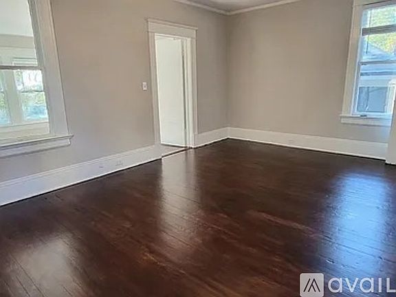 5th image of 556 Lancaster St #1