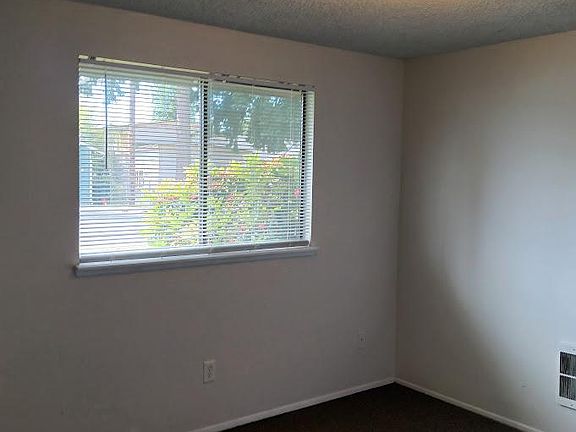 3rd image of 1215 9th St #1
