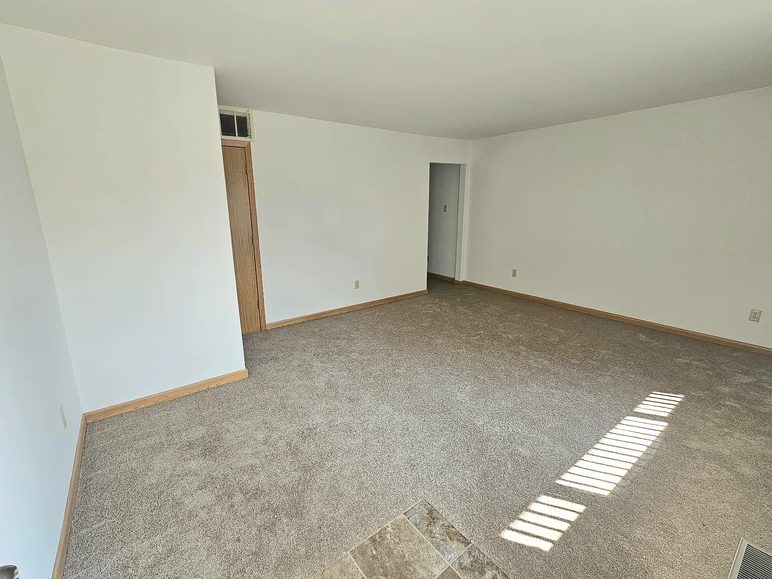 2 bed, 750 sqft, $1,250 — Photo 2