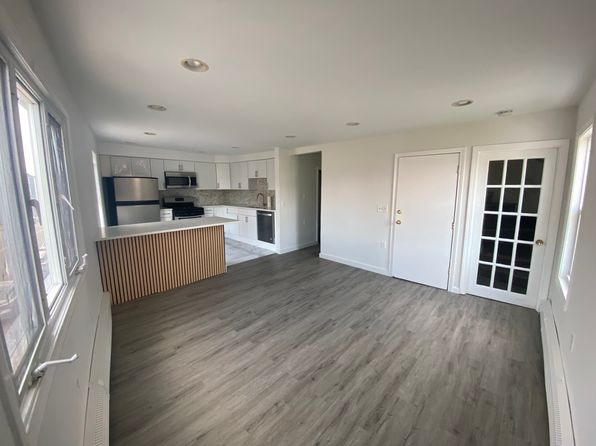 1179 S Main St APT 2