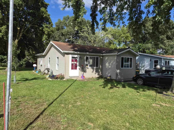 213 E Maple St, Gladwin, MI 48624