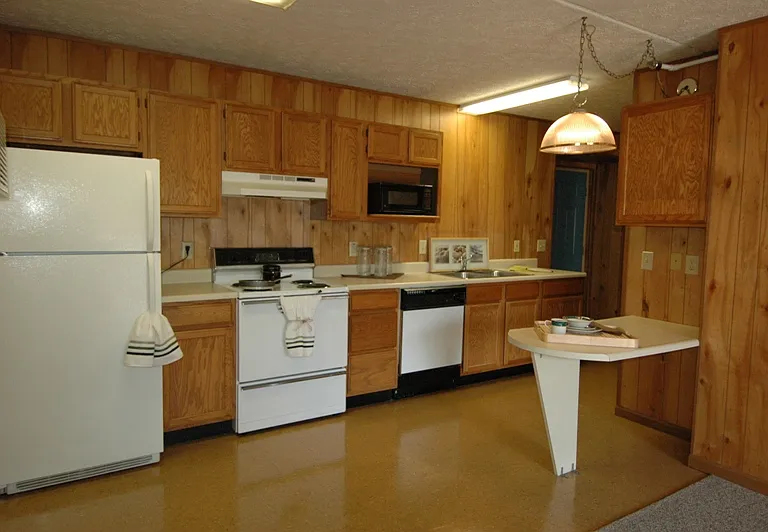 Crestview Apartments — Photo 31