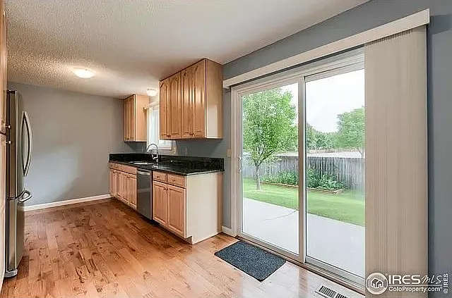 2402 Sunray Ct — Photo 3